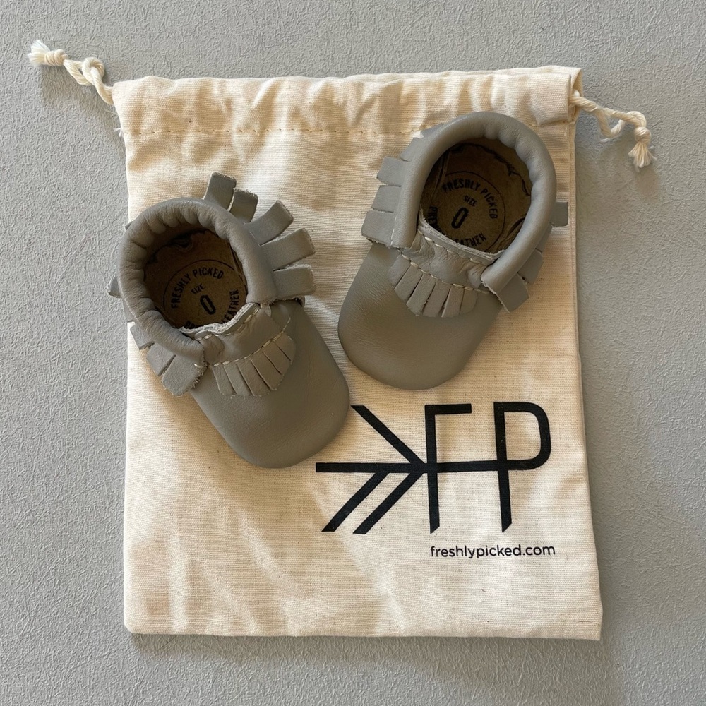 Freshly Picked Leather Baby Moccasins, Size Newborn (0)